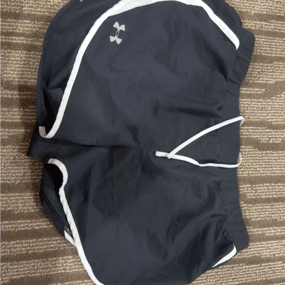 Under Armour Women’s Black and White Athletic Shorts - Picture 1 of 1